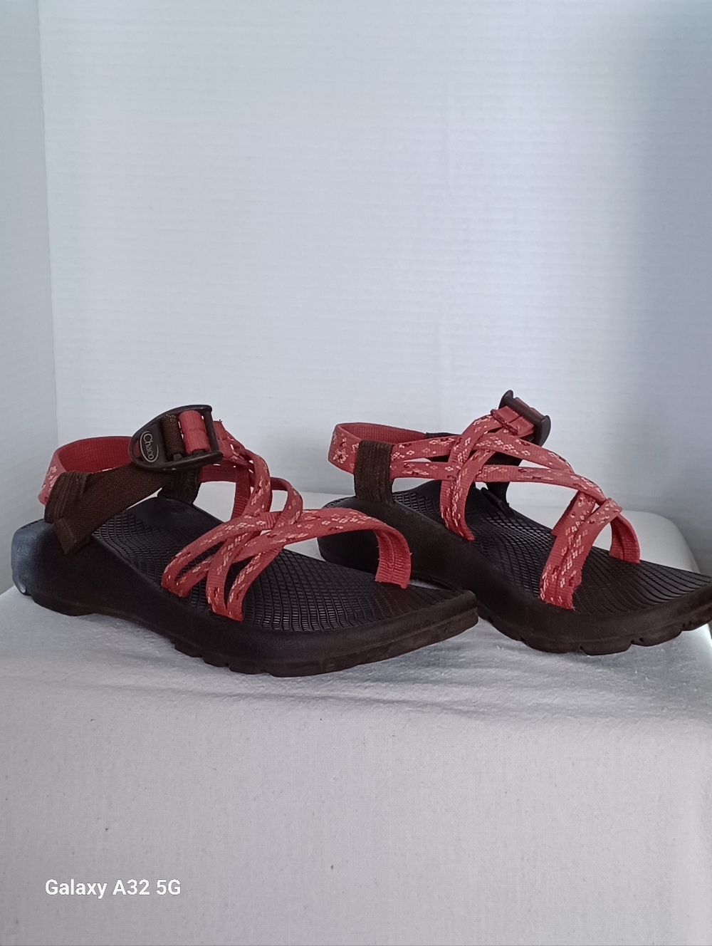 Chaco Womens, Red/Chillos Sport Sandals With Chocolate Brown Soles Size 6